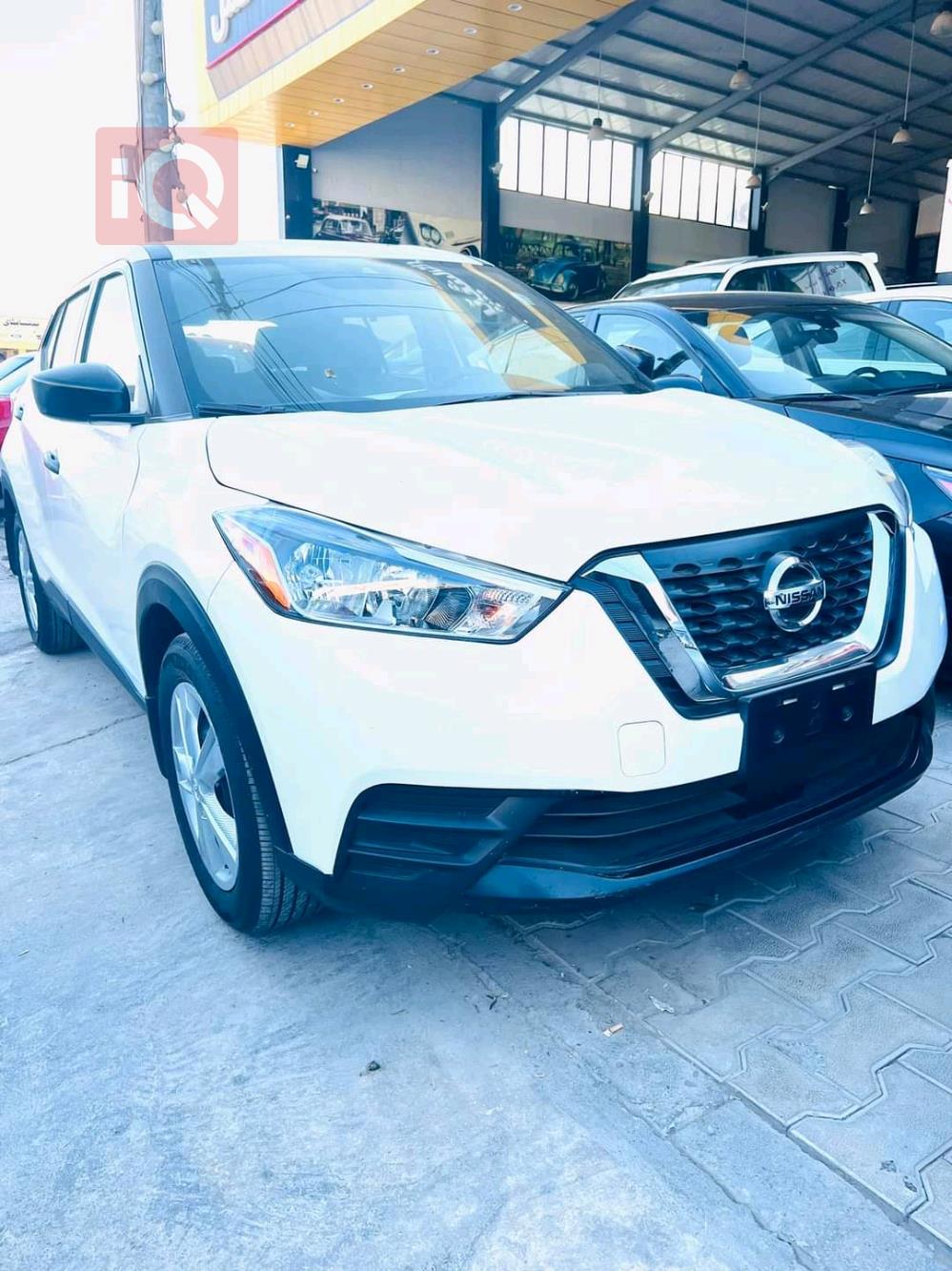 نیسان کیکس